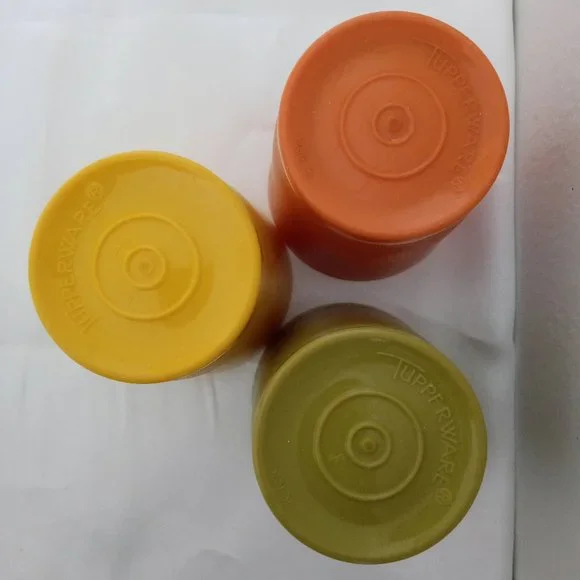 Eight Tupperware Cups Vintage Different Sizes & Colors - Picture 13 of 16